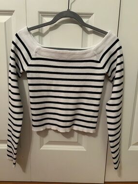 Aeropostale Black and White Striped Sweater